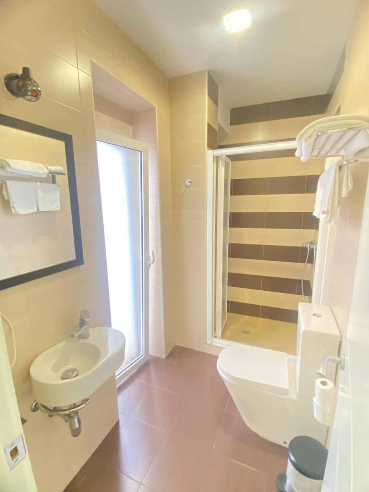 Hostal Fabiola Seville Luaran gambar